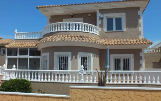 Möblierte Villa mit Blick auf Salzsee in Torrevieja