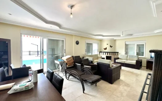 Triplex Villa mit privatem Pool und Meerblick in BEKTAS Alanya Türkei zu verkaufen