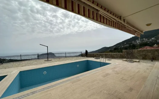 Triplex Villa mit privatem Pool und Meerblick in BEKTAS Alanya Türkei zu verkaufen