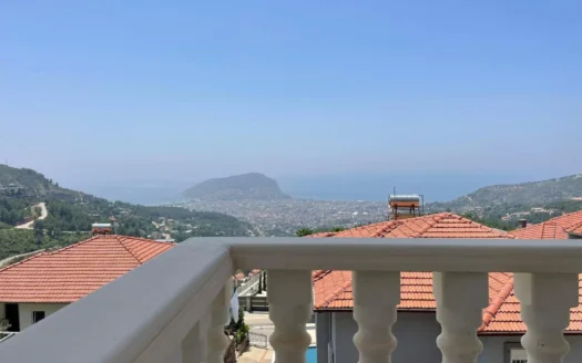 Einfamilienhaus mit Pool und Meerblick in BEKTAS, Alanya, Türkei