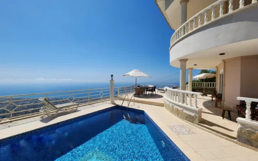 Villa mit Pool und Meerblick in BEKTAS Alanya Türkei