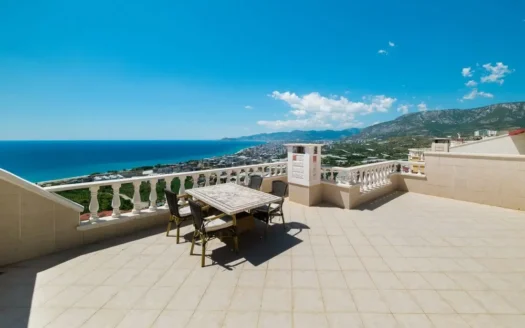 Villa mit Meerblick zu verkaufen in KARGICAK Alanya Türkei