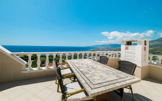 Villa mit Meerblick zu verkaufen in KARGICAK Alanya Türkei