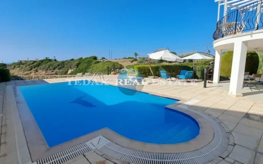 Villa mit Pool nahe Strand in KUCUK ERENKOY, Kyrenia Ost, Nordzypern