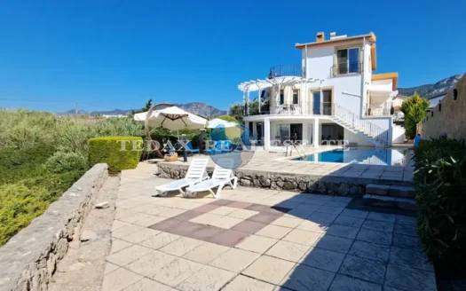 Villa mit Pool nahe Strand in KUCUK ERENKOY, Kyrenia Ost, Nordzypern