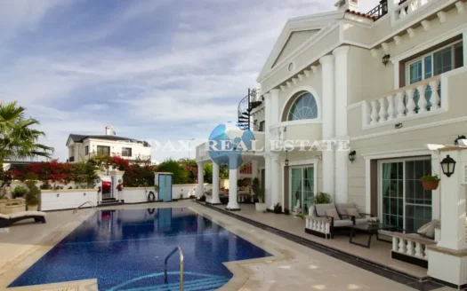 Luxuriöse Villa mit Pool in CATALKOY, Kyrenia Ost, NORDZYPERN