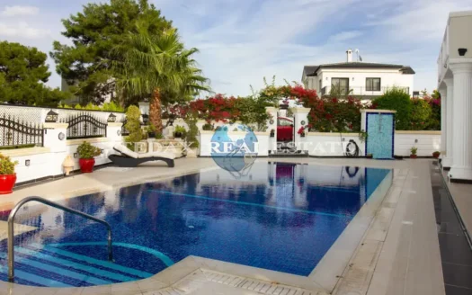 Luxuriöse Villa mit Pool in CATALKOY, Kyrenia Ost, NORDZYPERN